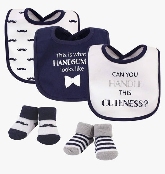 T18 Hudson omo tuntun bib ati booties ṣeto