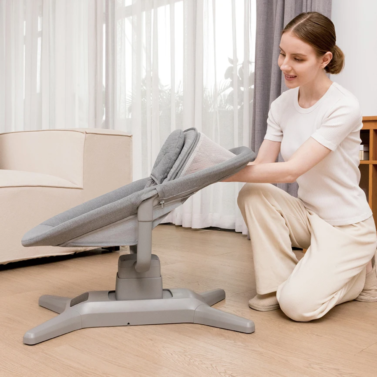 Mastela 6-in-1 Adjustable Electric bassinet