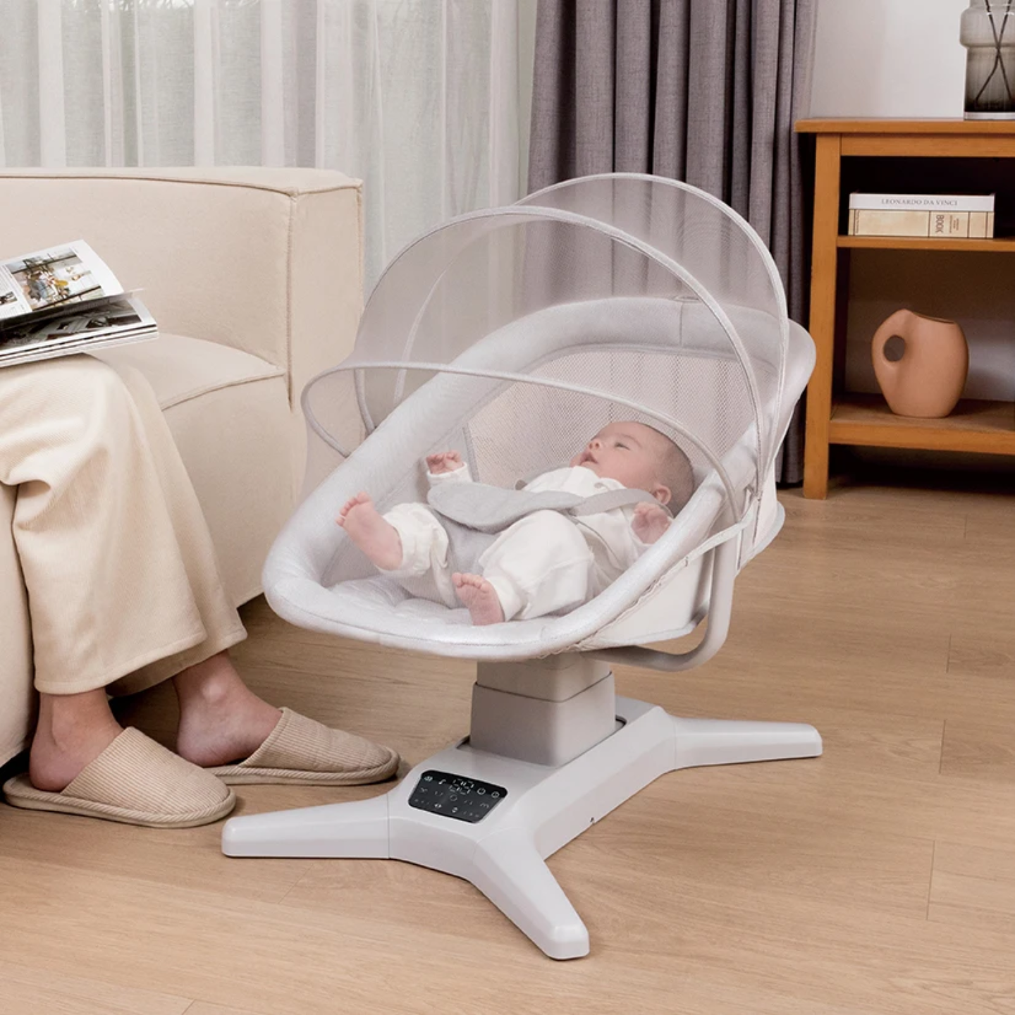 Mastela 6-in-1 Adjustable Electric bassinet